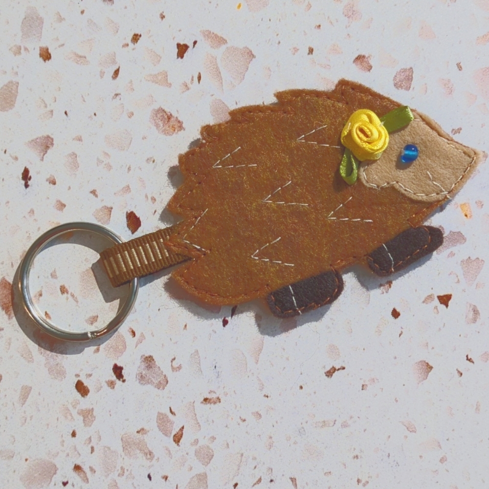 Be Yourself Cute Hedgehog Key Fob Handcrafted Felt Applique Ribbon Rose | New #3